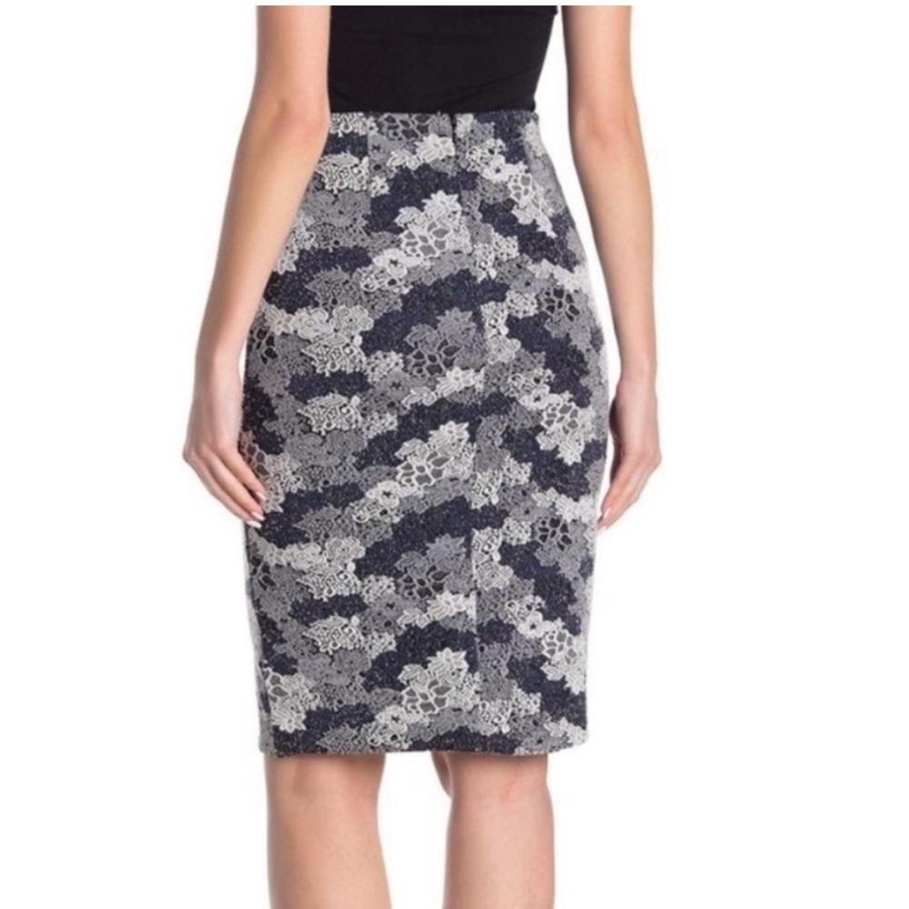 Navy and white floral textured pencil skirt NWT